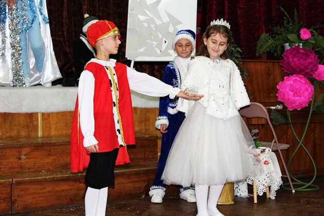 Новорічна казка "Снігова королева"