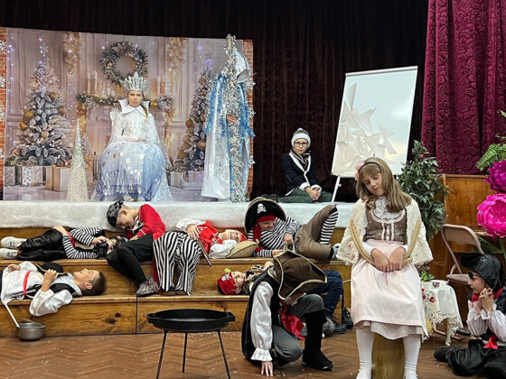 Новорічна казка "Снігова королева"