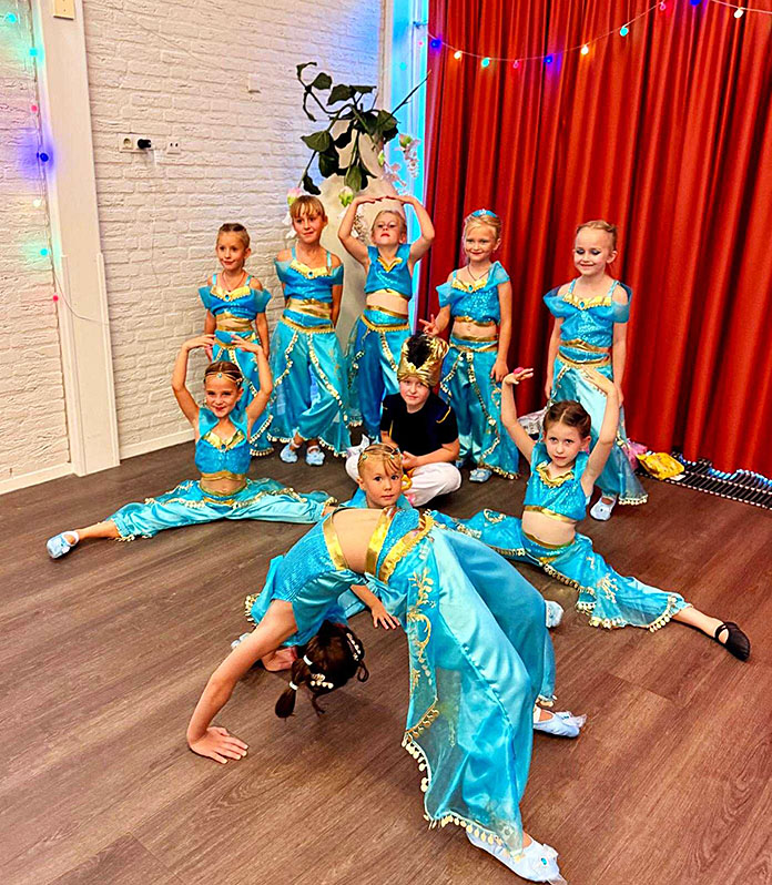 Танець "Аладдін: принцеса Жасмін виборює свій шлях!" (музика з фільму студії Дісней "Ададдін", 2019 р. Cover версія – українська співачка "Jula")